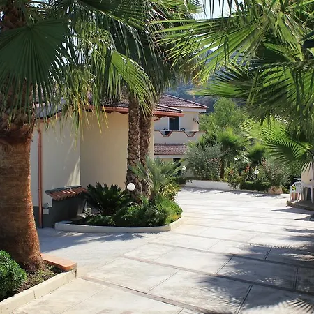 Garden Drapia