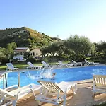 Garden 4*