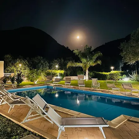 Garden Bed & Breakfast 3*