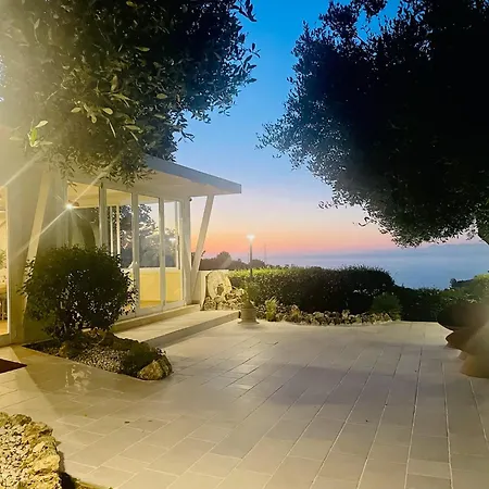 Garden 4*