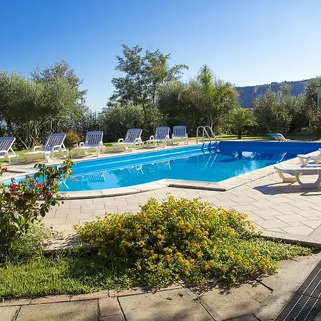 Bed & Breakfast Garden 3*