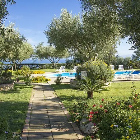 Garden فندق مبيت وإفطار Drapia