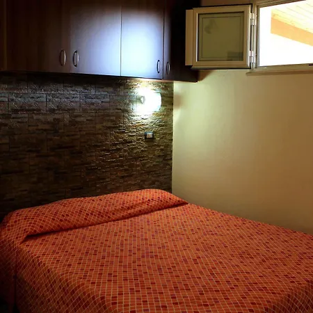 Garden Bed & Breakfast 3*