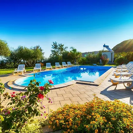 Garden Bed & Breakfast 3*