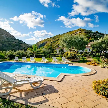 Frühstückspension Garden 4*