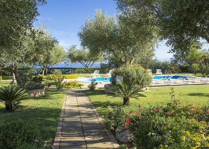 Garden Frühstückspension Drapia